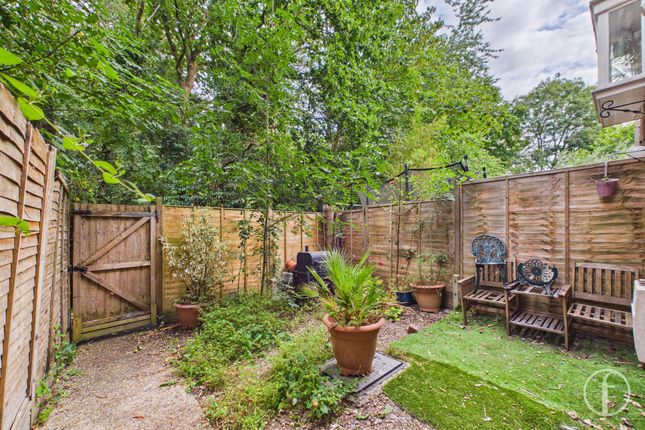 14 Rectory Court, Southampton photo 4