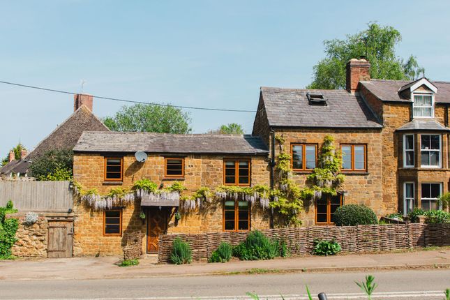 Thumbnail Cottage for sale in Stratford Road, Drayton