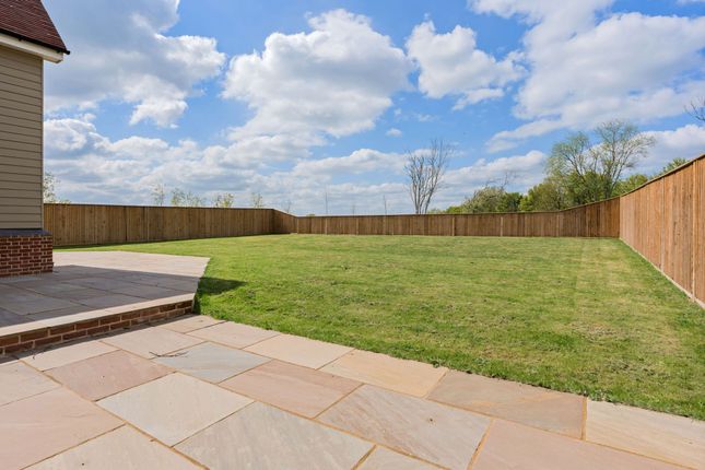 6 Bonningtons Yard Station Road, Bishop's Stortford photo 4