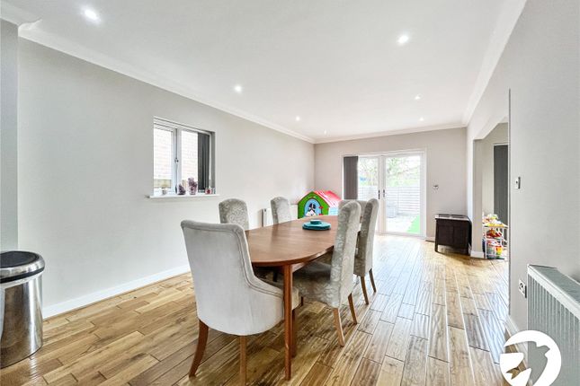 5, Copper Beech Close, Kent photo 4