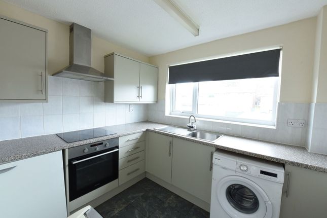 15, Grant Close, Kingswinford photo 4