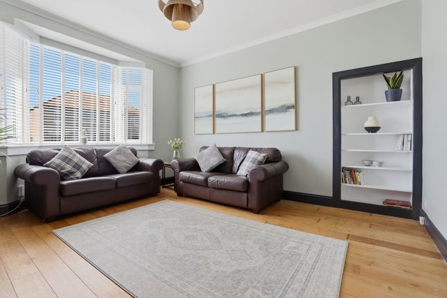 2 Lochearnhead Road, Stepps, Glasgow photo 3