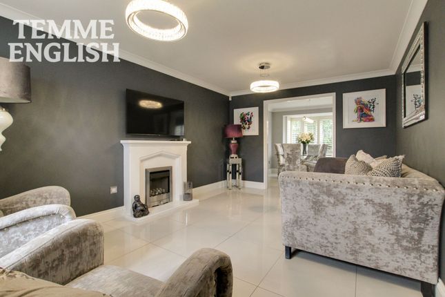 1 Iona Way, Wickford photo 5