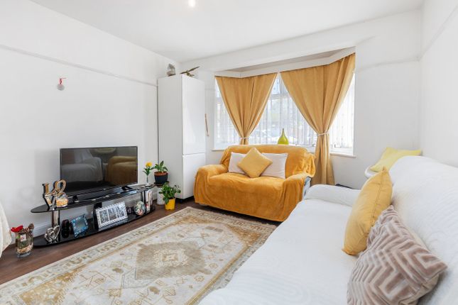 12, Elm Way, Rickmansworth photo 2