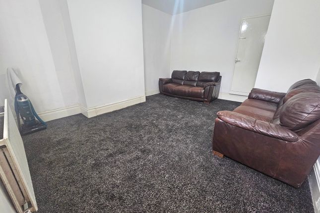 40, Beaumont Road, Bradford photo 3