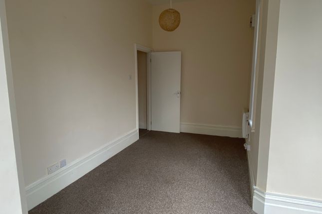 Flat 2, Oakfield Lodge, Park Road, Fordingbridge, Hampshire, SP6, Fordingbridge photo 4