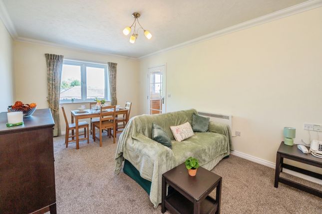 Flat 34/Mitton Lodge, Vale Road, Stourport-on-Severn photo 2