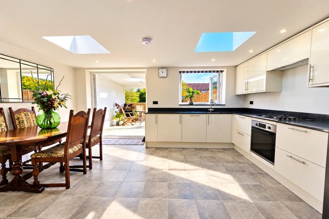 397A, Harlington Road, Greater London photo 3