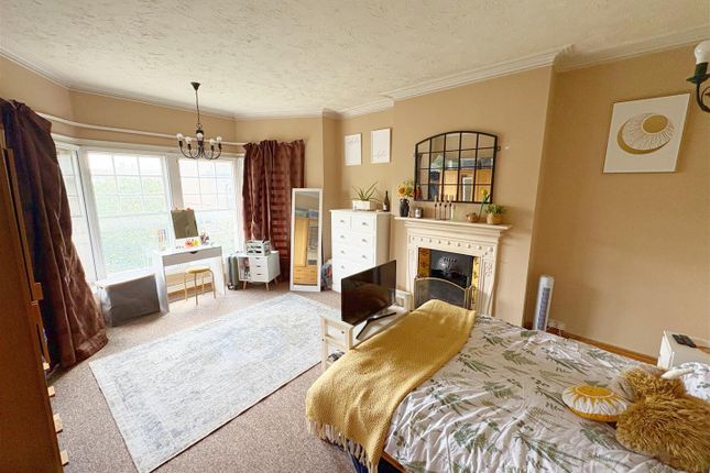 Top Floor Flat, 548, Bath Road, Brislington, Bristol photo 2
