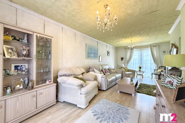 5, Parret Close, Newport photo 3