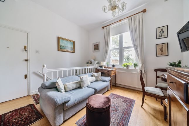 Thumbnail Flat for sale in Eardley Crescent, London