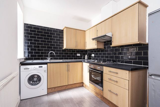 Thumbnail Flat to rent in Bethnal Green Road, Bethnal Green, London