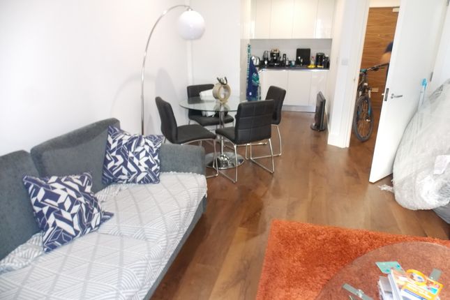 Thumbnail Flat to rent in Warehouse Court, No 1 Street, London