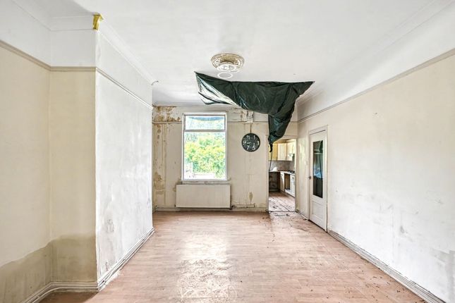 90, Prettywood, Bury photo 4
