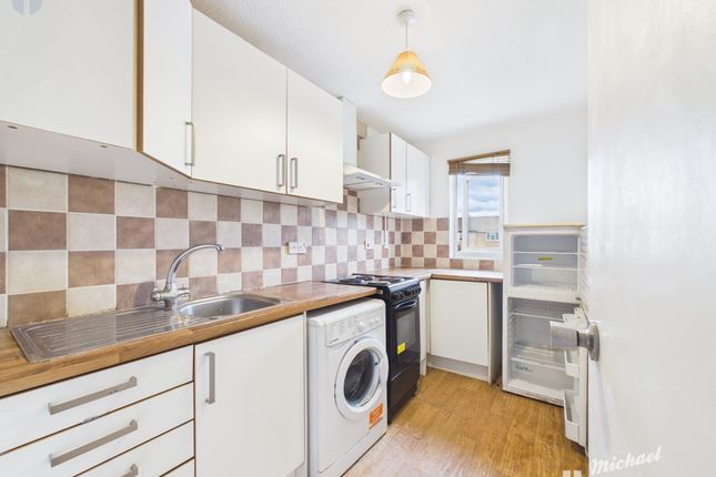 87 Orwell Drive, Aylesbury photo 3