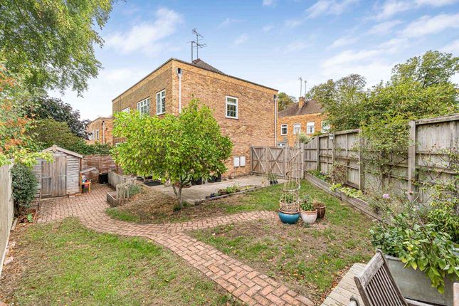 1 Millers Close, 1 Millers Close, Goring on Thames photo 3