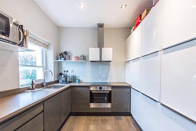 Flat for sale in Westbourne Gardens, London