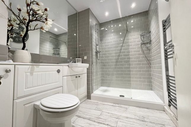 Flat 3, 1, Harewood Street, West Yorkshire photo 4