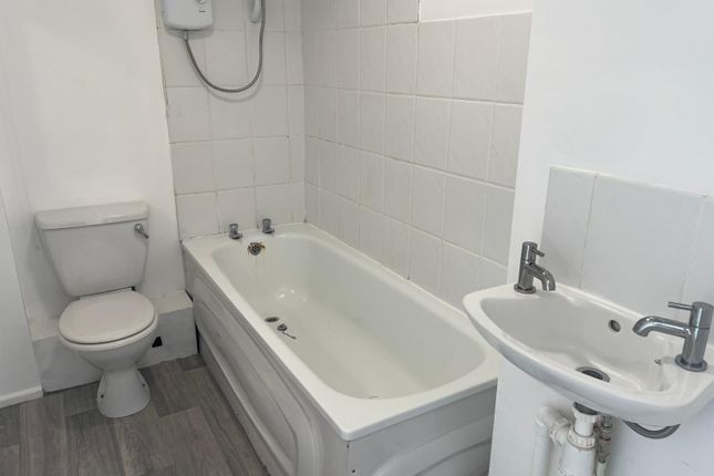6B, Uppercliff Close, PENARTH photo 5