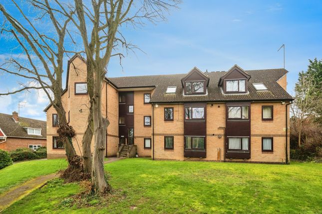 Flat for sale in St James Court, Harpenden