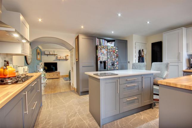 7, Beverley Road, Willerby photo 4