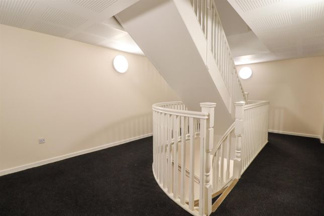 Flat for sale in Elmira Way, Salford