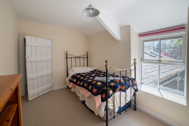 Frongogfarm_Bedroom03