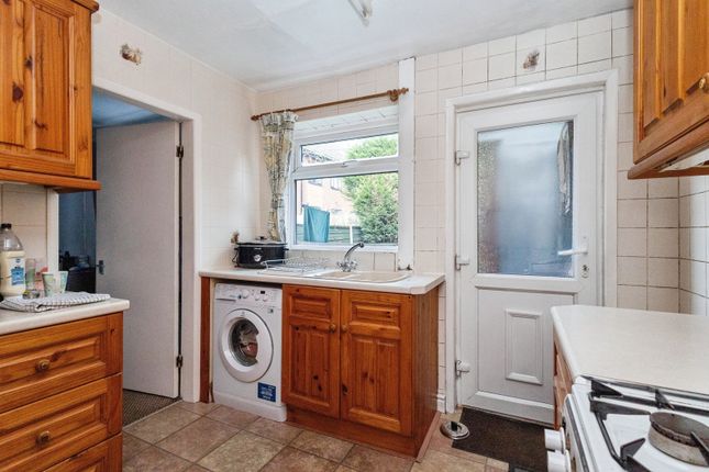 17, Surrey Way, Greater Manchester photo 4