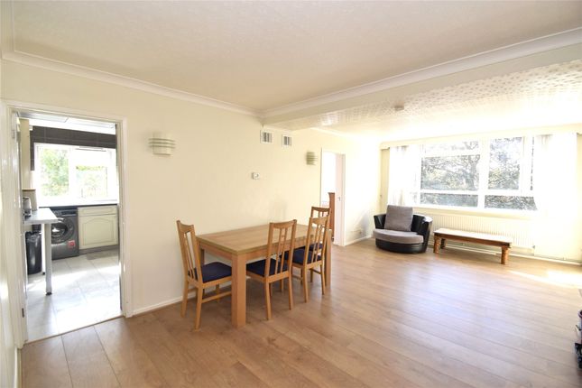 12, Willowdene Court, Whetstone photo 2