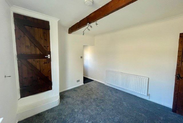 10, Albert Square, Keighley photo 4