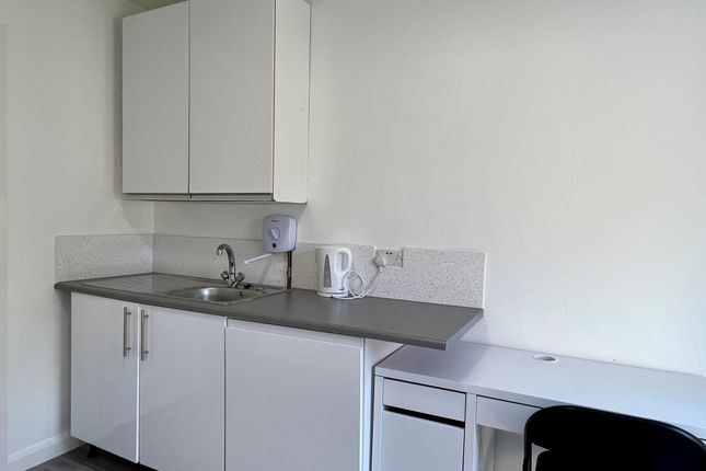 211, Eastbourne photo 2