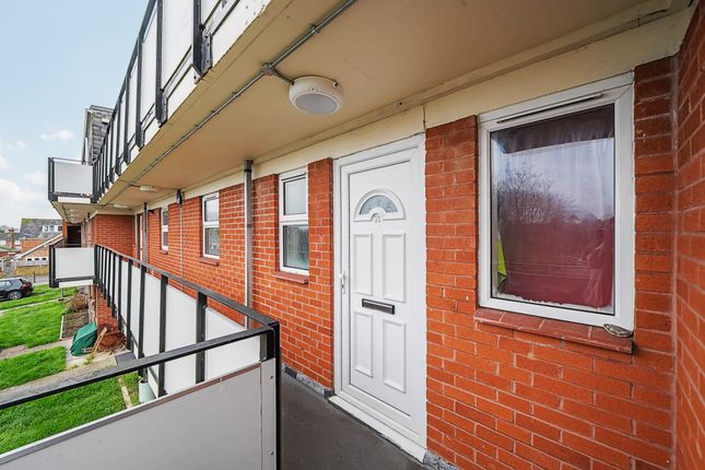 Flat for sale in Beales Close, Andover