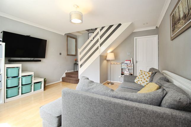 8, Atha Close, Leeds photo 4