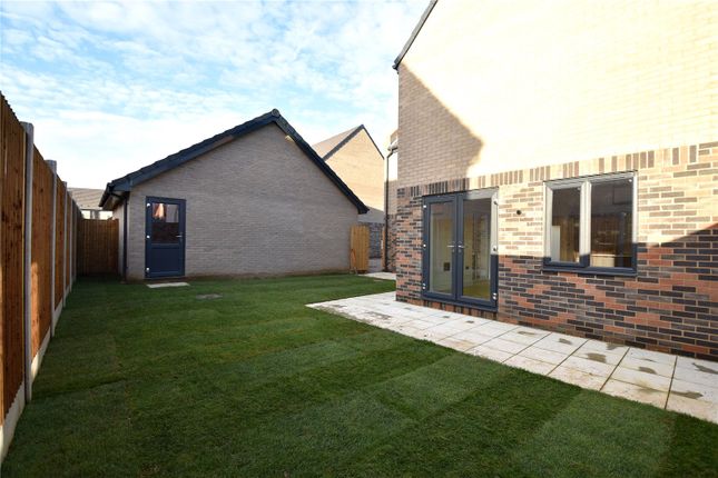 1 Fleet Road, Laureate Fields, Suffolk photo 3