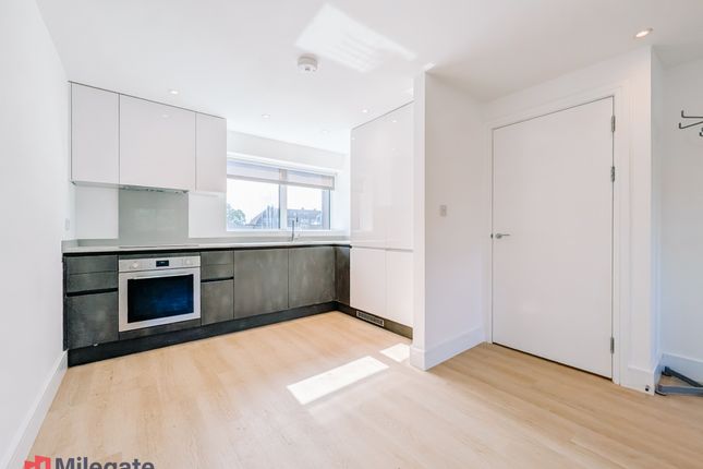 Flat 3 Menpark Views 4, Woodthorpe Road, Ashford photo 2