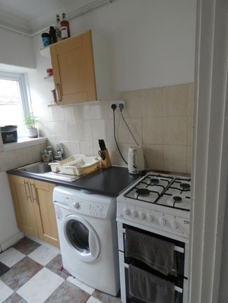 Terraced house to rent in Carmarthen Road, Swansea