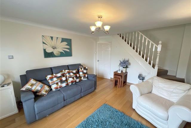 28, Broomhill Close Eckington, Sheffield photo 4