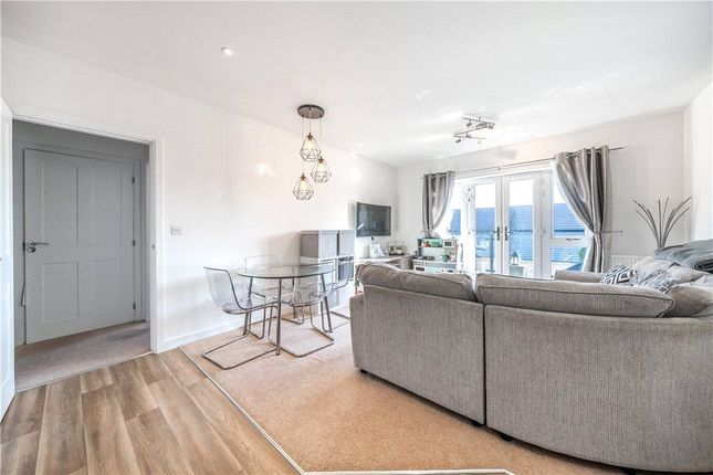 MTVH OR, 26, Chenille Court, Wallington photo 3