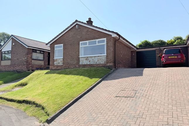 7, Oak Tree Crescent, Stalybridge photo 3