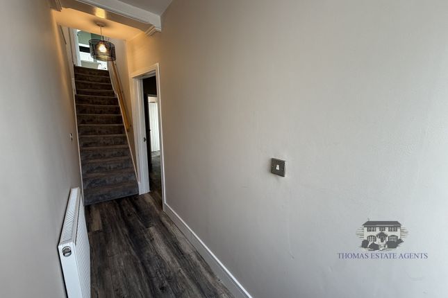 3, Thomas Street, Tonypandy photo 2