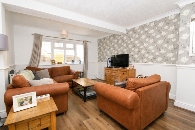 7, Cavell Road, Norwich photo 4