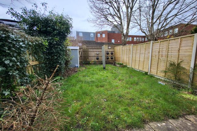 Property to rent in Dewell Mews, Swindon