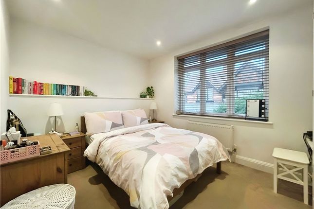 Flat 2, 8, Kings Road, Guildford photo 5