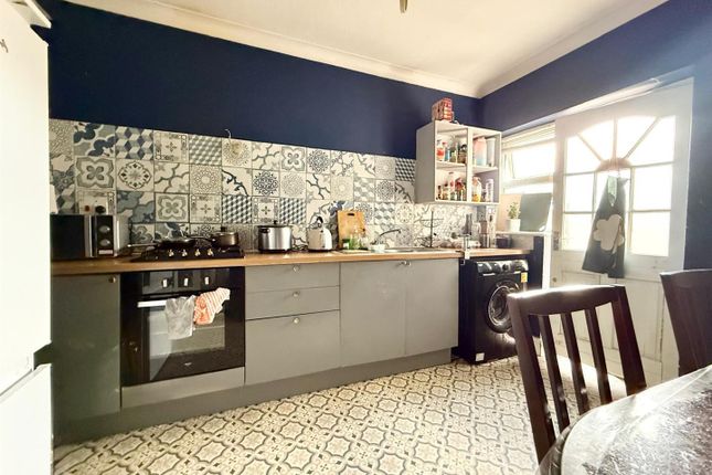 33, Commercial Road, Westcliff-On-Sea photo 3