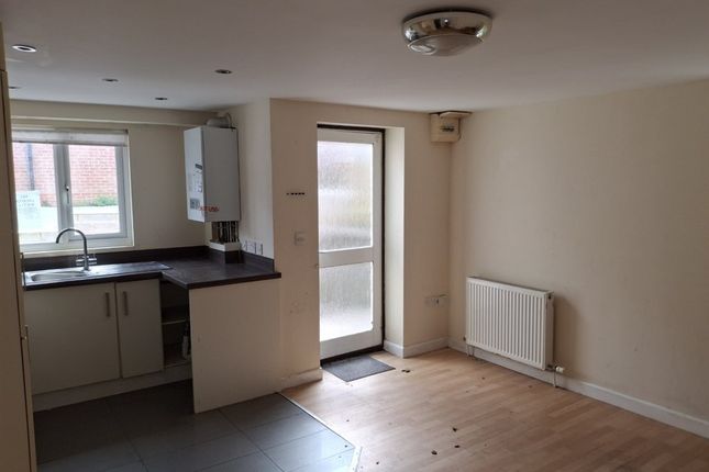 Flat 1, 5 Market Mews,, Market Street, CINDERFORD photo 3