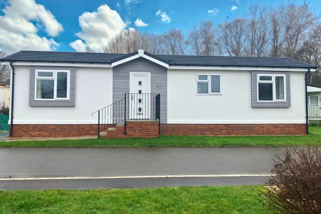 1-bed caravan on 14, Brooks Close, Tonbridge, £200,000