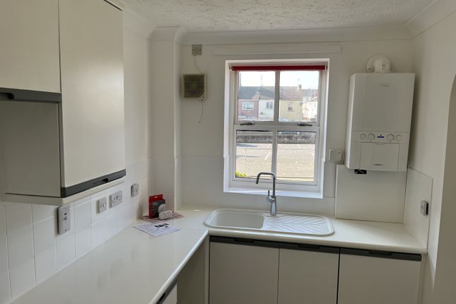 Flat for sale in Adrian Court, Alexandra Road