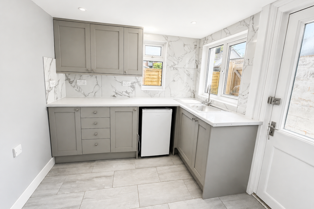 6, Lyminster Road, Littlehampton photo 3