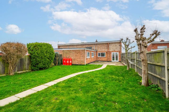 11 Cedar Close, Great Yarmouth photo 4