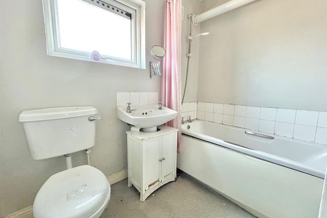 97, Bonnywell Road, Leigh photo 4